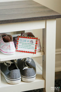 Elf Christmas Scavenger Hunt - 22 Clues (with or without an Elf)